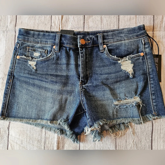 Blank NYC Pants - BLANK NYC •Size 29• The Essex Classic Cut Off Short Distressed Raw Hem Stretchy